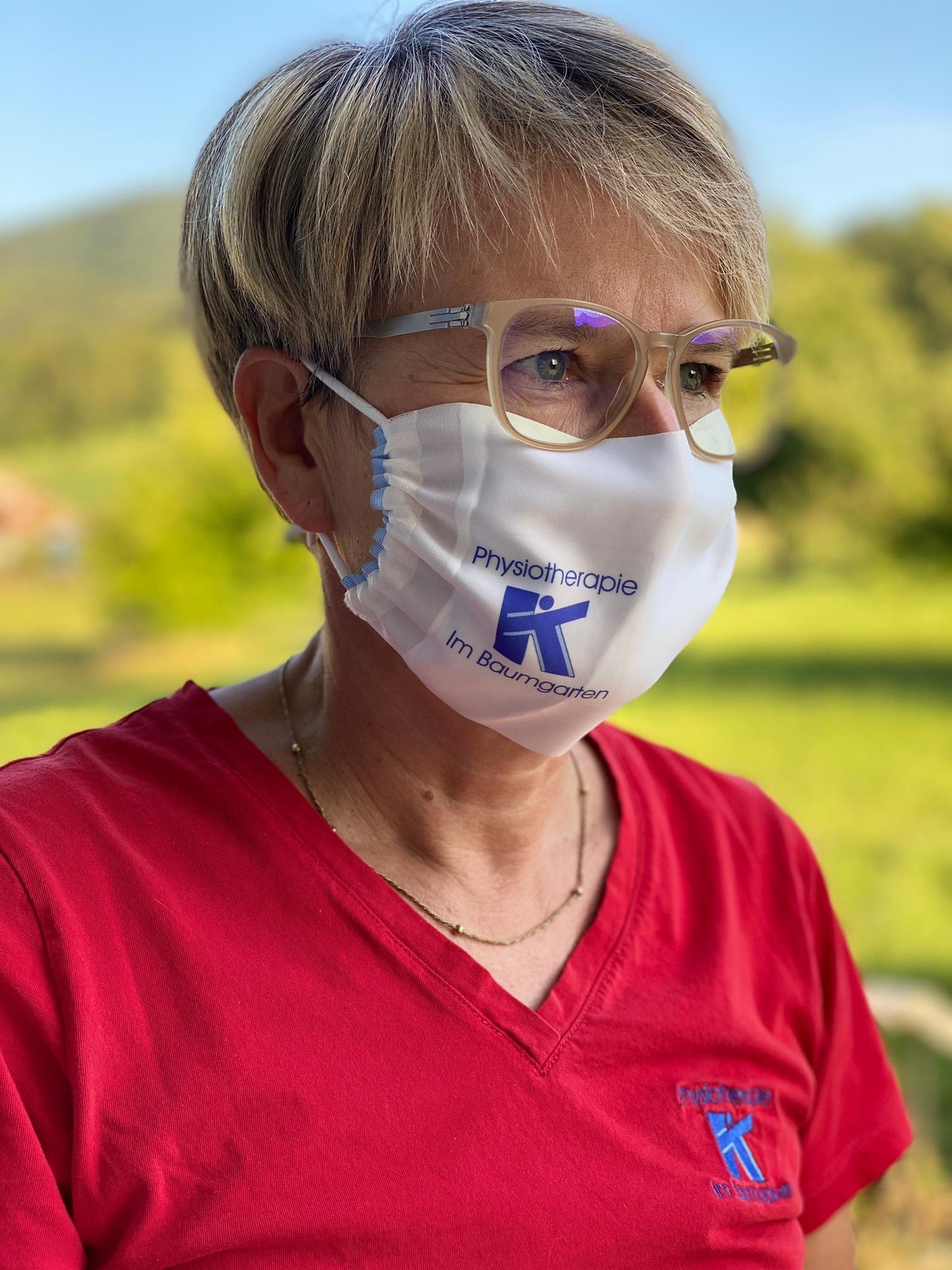 Mundschutz mit Bügel Farbe schwarz